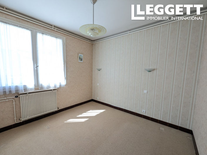 Image No.8-5 Bed House for sale