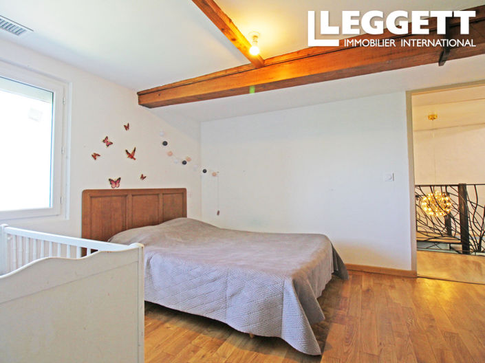 Image No.8-12 Bed House for sale