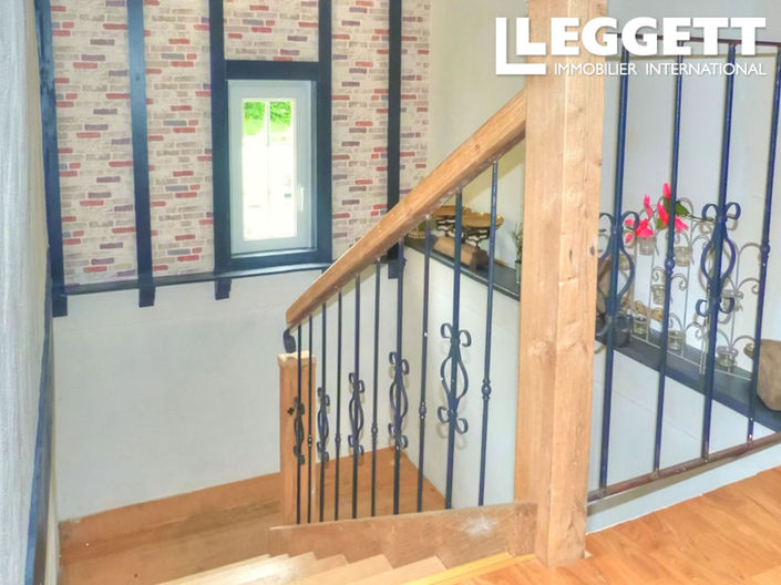 Image No.6-5 Bed House for sale