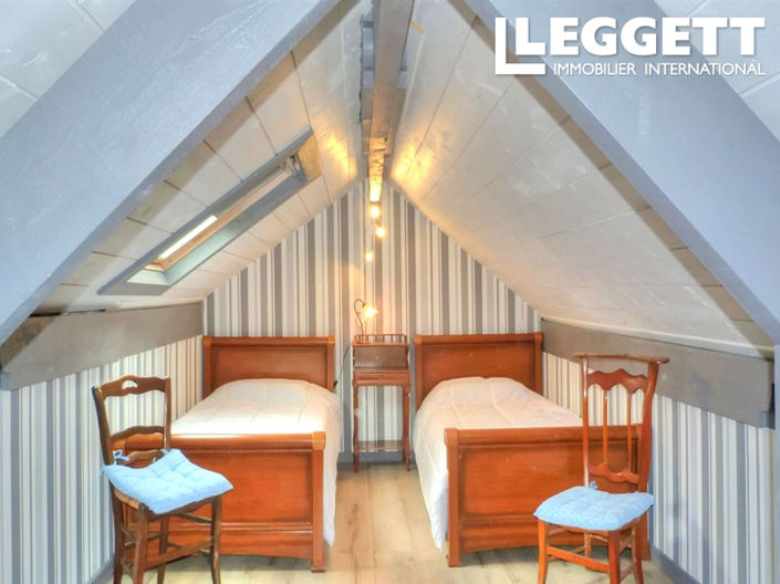 Image No.9-5 Bed House for sale