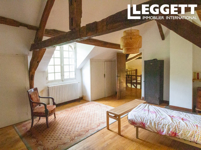 Image No.10-8 Bed House for sale