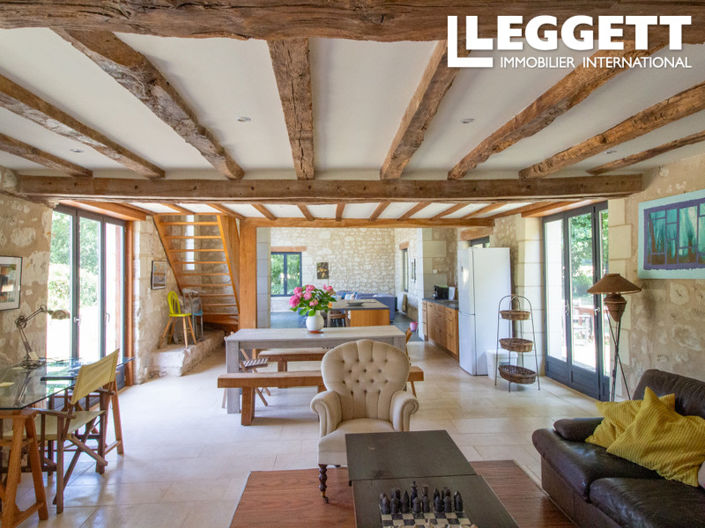 Image No.2-8 Bed House for sale