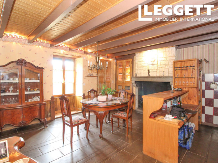 Image No.2-Maison de 5 chambres à vendre à Gourgé