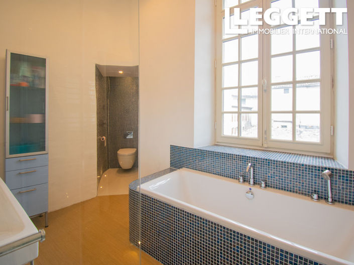 Image No.5-7 Bed Chateaux for sale