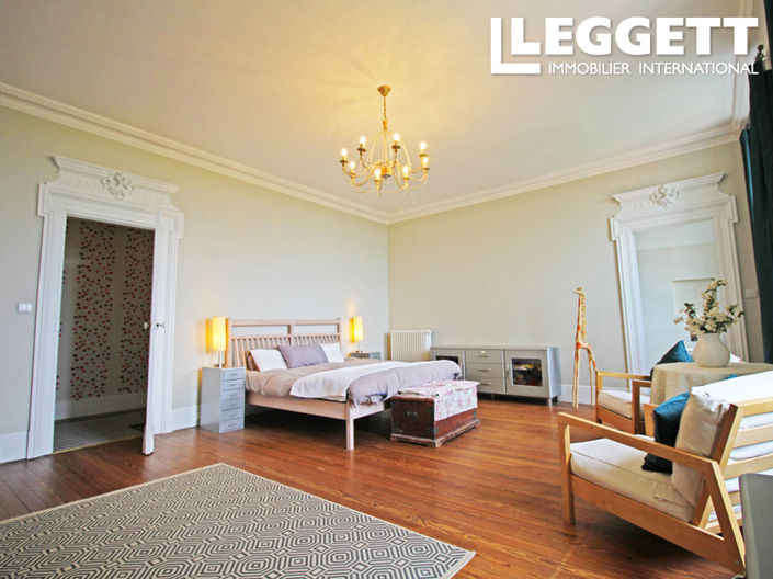 Image No.6-7 Bed Chateaux for sale