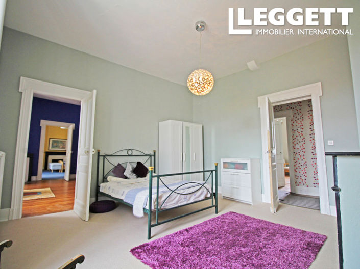 Image No.8-7 Bed Chateaux for sale