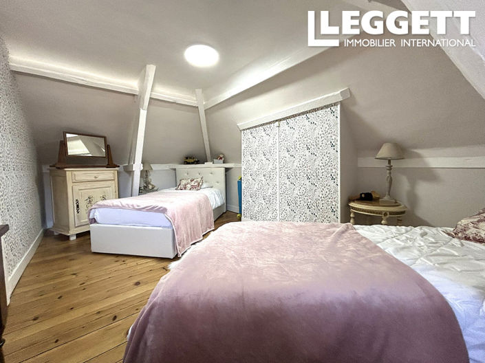 Image No.9-5 Bed House for sale