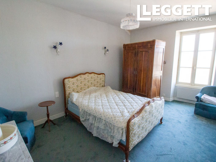 Image No.8-4 Bed House for sale