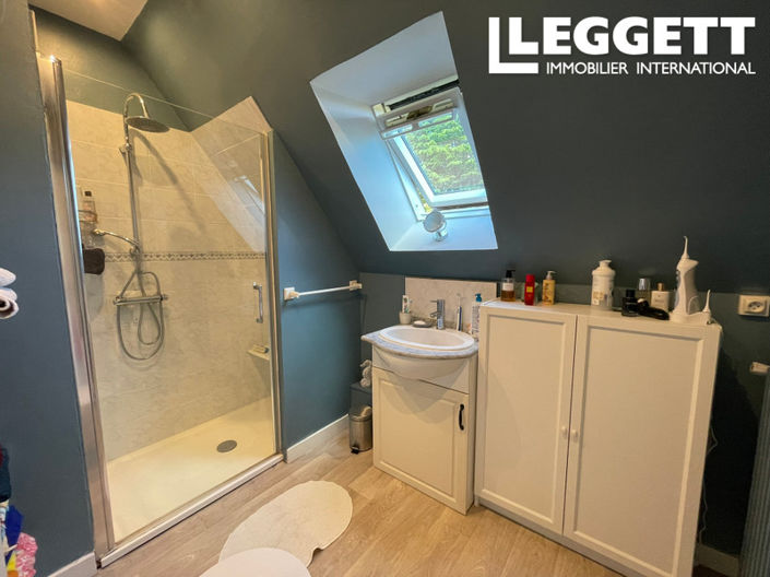 Image No.8-3 Bed House for sale