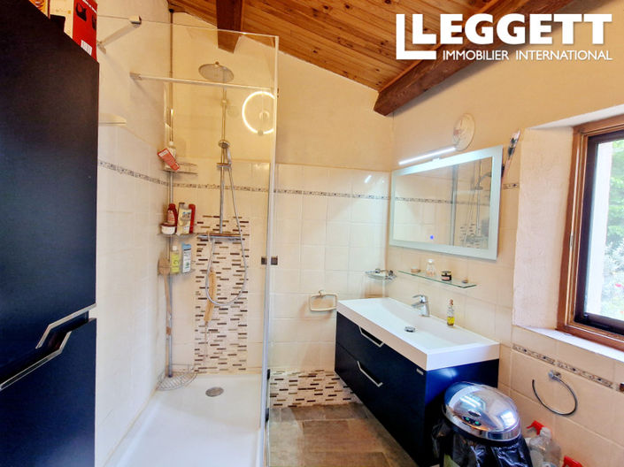 Image No.8-2 Bed House for sale