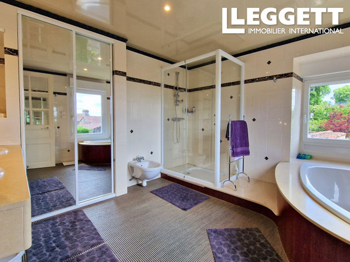 Image No.8-4 Bed House for sale