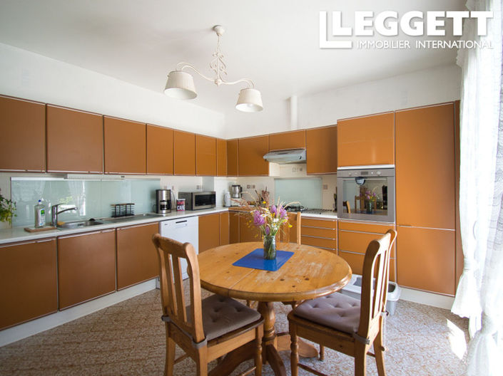 Image No.2-4 Bed House for sale