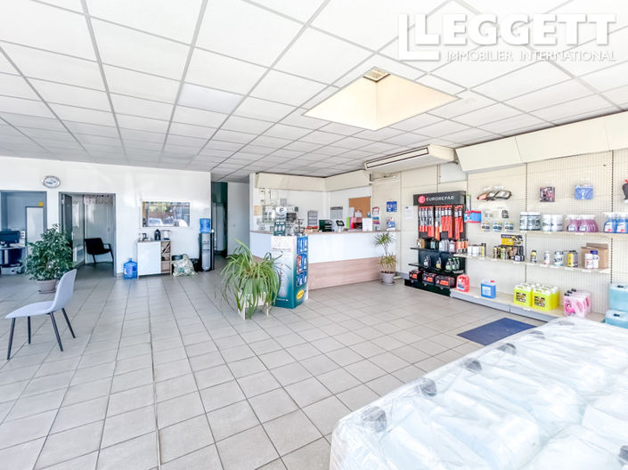 Image No.2-4 Bed Commercial for sale