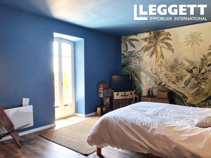 Image No.6-6 Bed House for sale