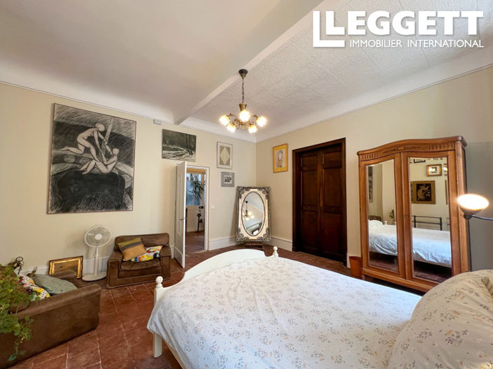 Image No.6-5 Bed House for sale