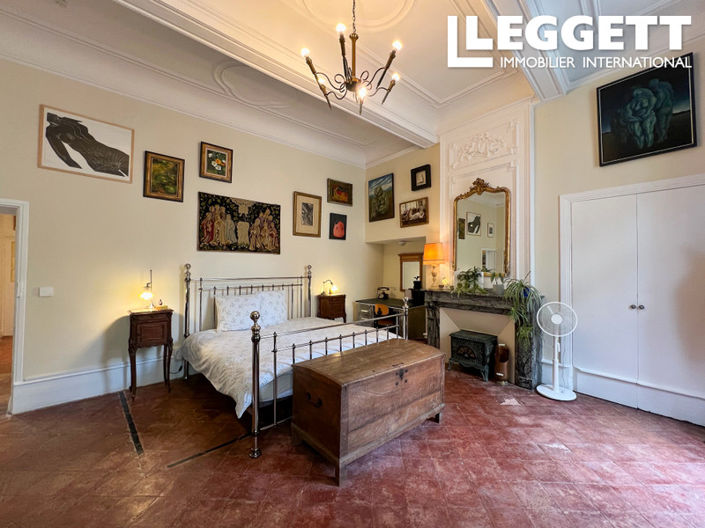 Image No.8-5 Bed House for sale