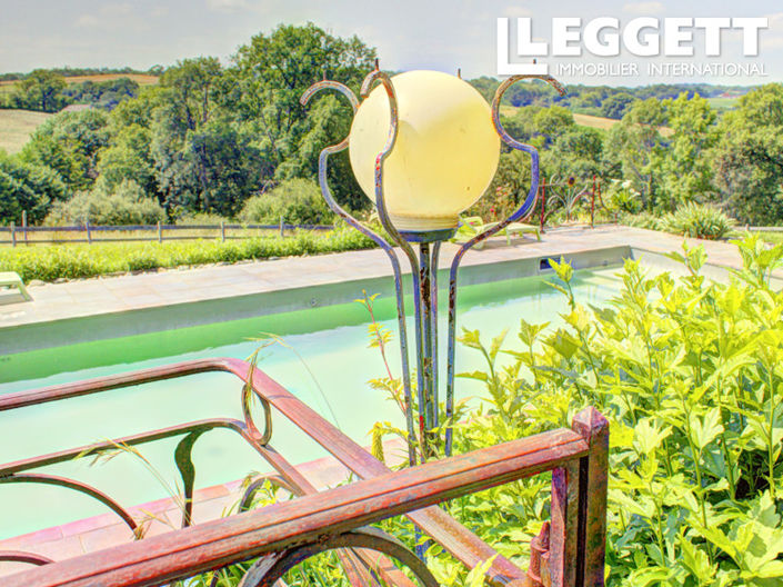 Image No.9-5 Bed House for sale