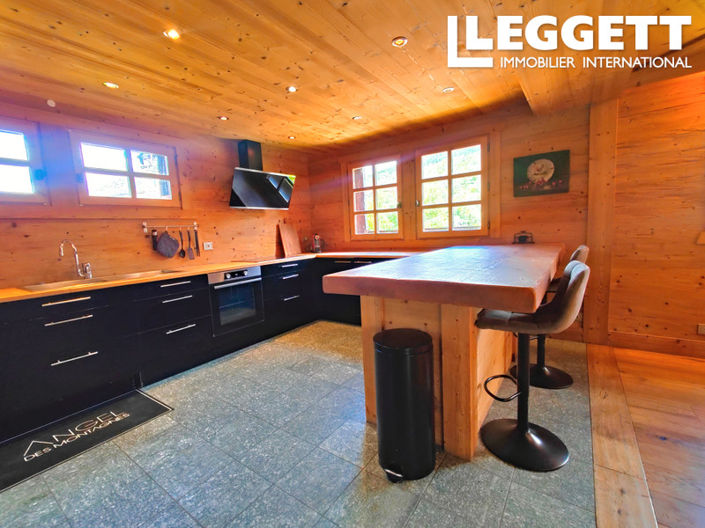 Image No.10-6 Bed House for sale