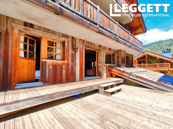 Image No.8-6 Bed House for sale