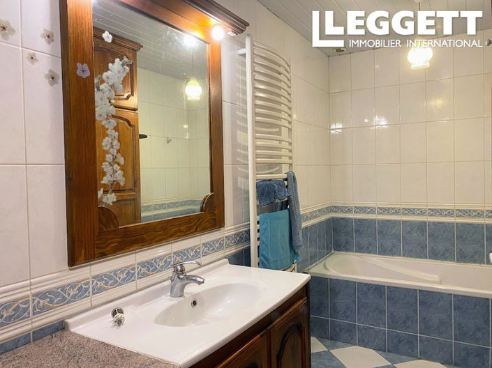 Image No.6-4 Bed House for sale