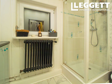 ahr0chm6ly9jzg4uagvzdglhlmltbw8vaw1hz2uvvevom