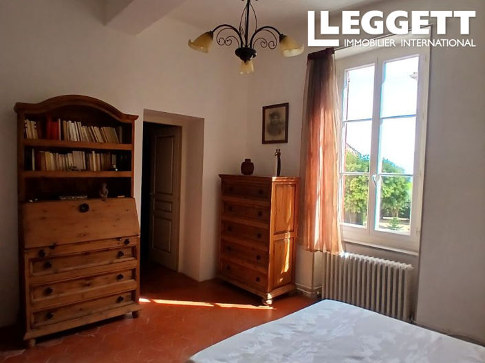 Image No.8-4 Bed House for sale