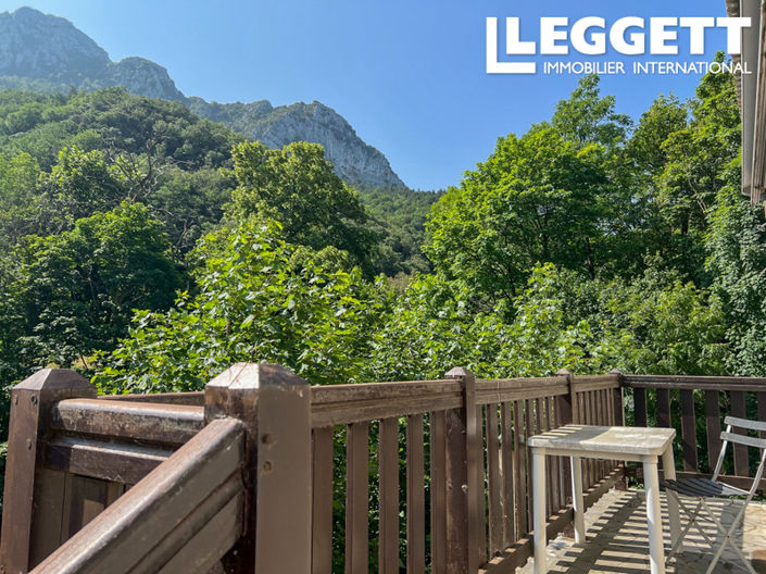 Image No.10-6 Bed House for sale