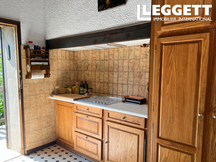 Image No.8-6 Bed House for sale