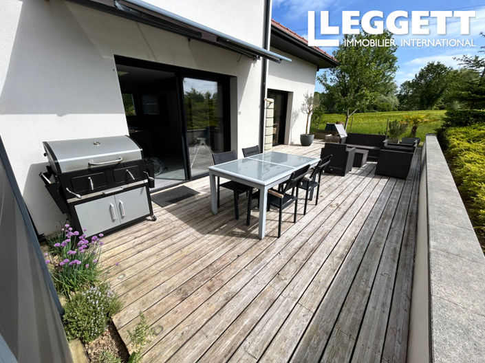 Image No.10-5 Bed House for sale