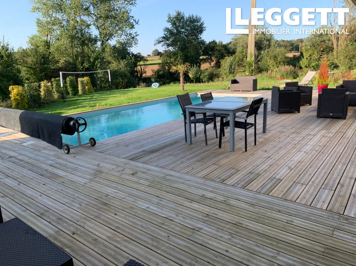 Image No.6-5 Bed House for sale