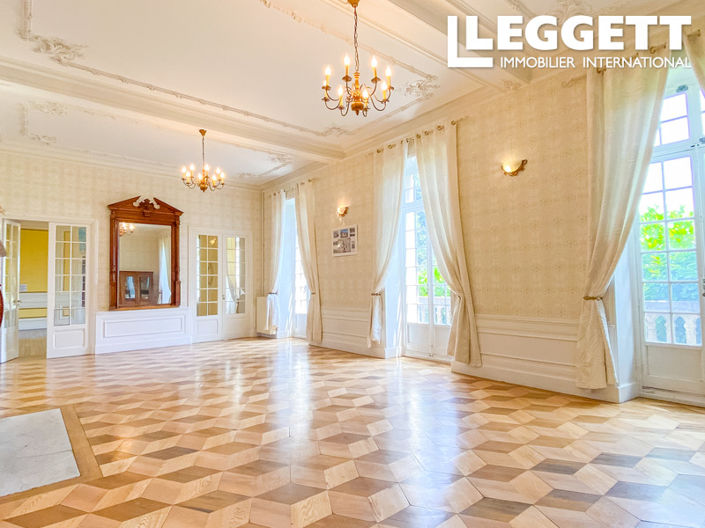 Image No.4-12 Bed Chateaux for sale