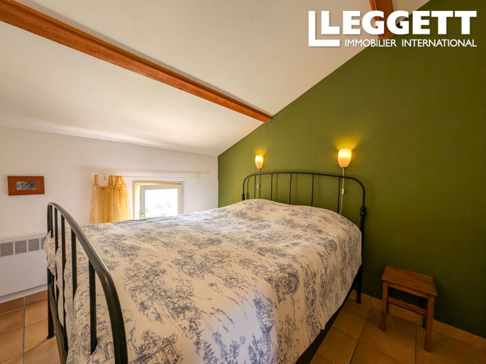 Image No.10-3 Bed House for sale