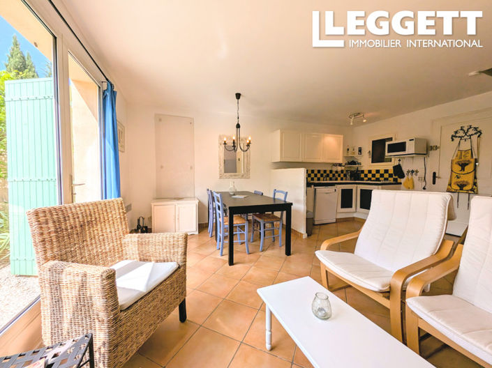 Image No.8-3 Bed House for sale