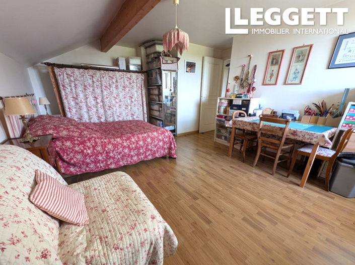 Image No.6-4 Bed House for sale