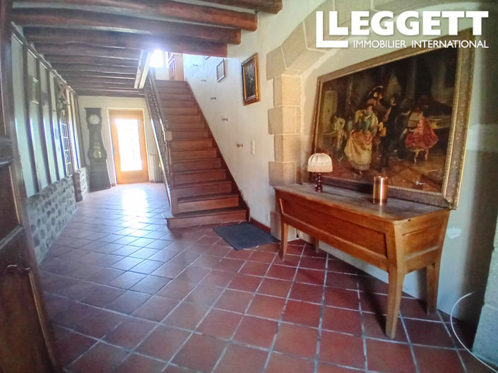 Image No.5-9 Bed House for sale