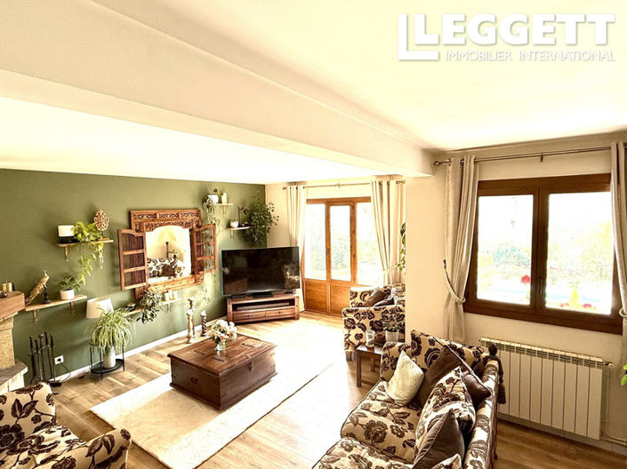 Image No.8-3 Bed House for sale