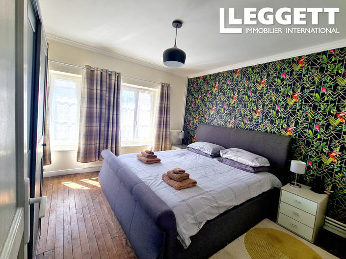 Image No.5-6 Bed House for sale