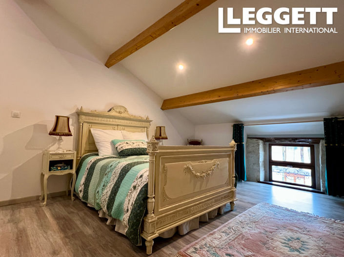 Image No.8-4 Bed House for sale