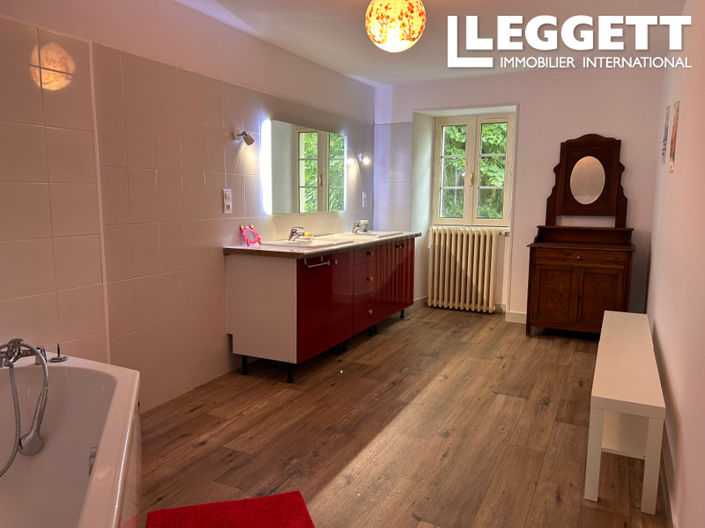 Image No.9-7 Bed House for sale