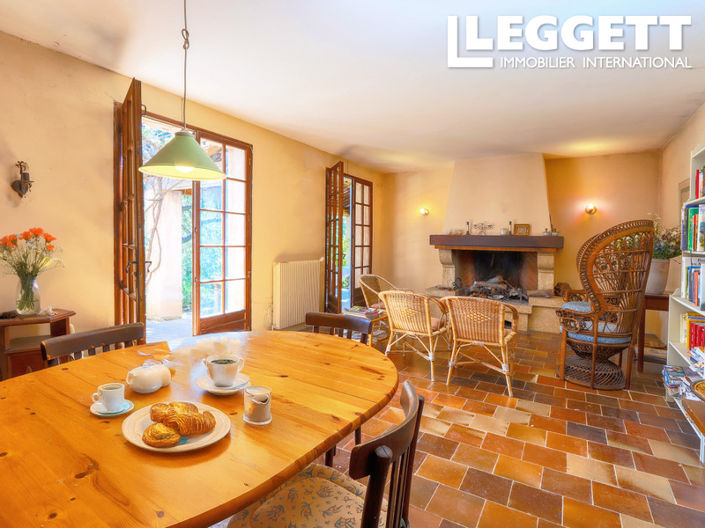 Image No.6-5 Bed House for sale