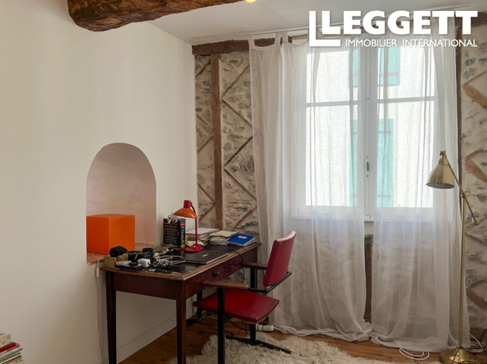 Image No.10-3 Bed House for sale