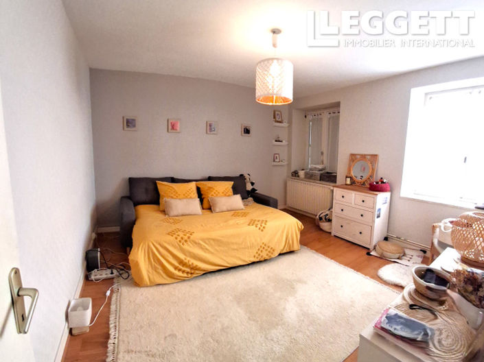 Image No.6-4 Bed House for sale