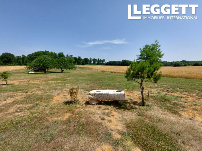 Image No.10-6 Bed House for sale