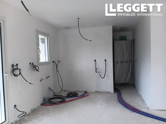 Image No.3-4 Bed House for sale