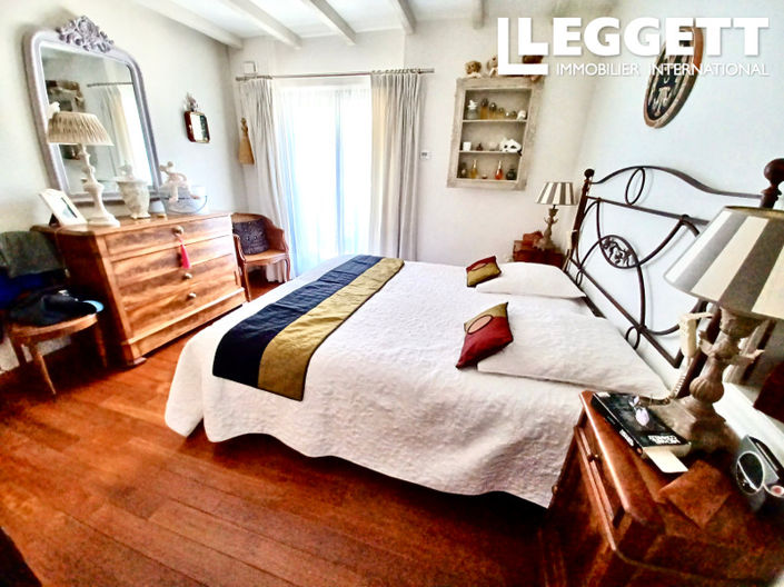 Image No.4-5 Bed House for sale