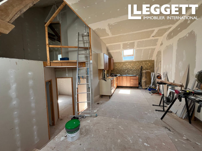 Image No.8-5 Bed House for sale