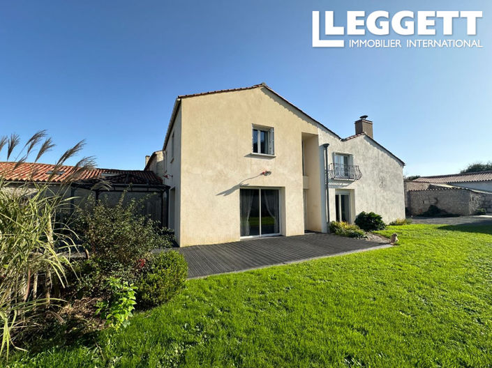 Image No.10-3 Bed House for sale