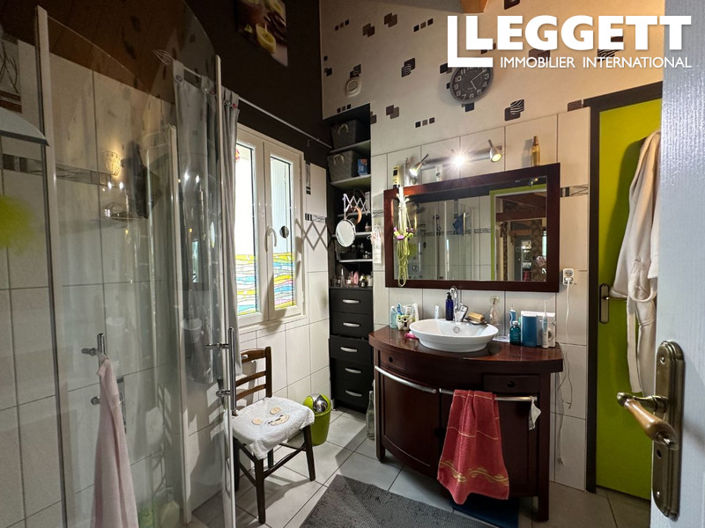 Image No.8-3 Bed House for sale