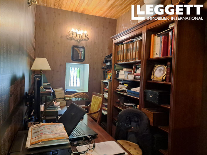 Image No.4-6 Bed House for sale