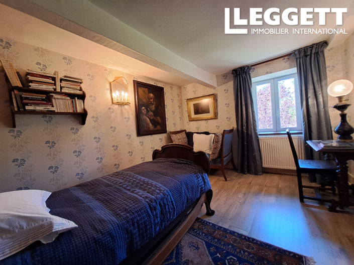 Image No.9-6 Bed House for sale